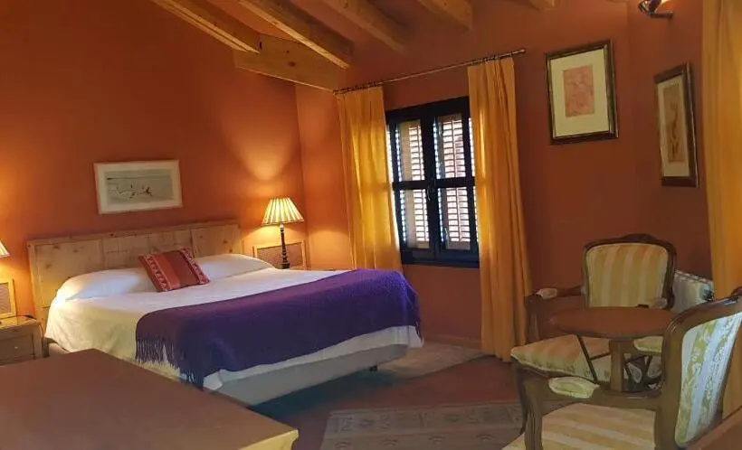 Habitació Triple Estàndard, Sara De Ur