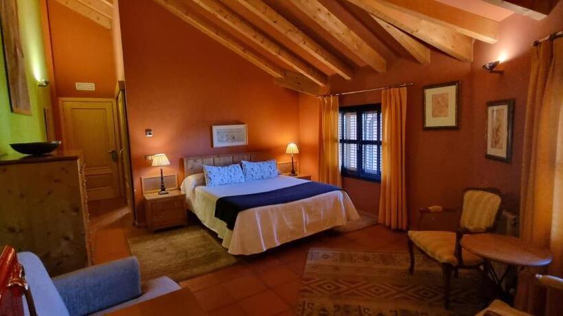 اتاق استاندارد سه نفره, Sara De Ur