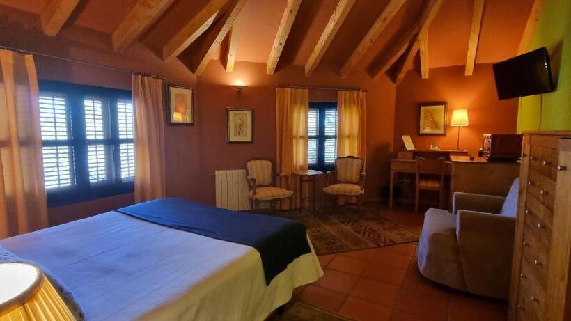 اتاق استاندارد سه نفره, Sara De Ur