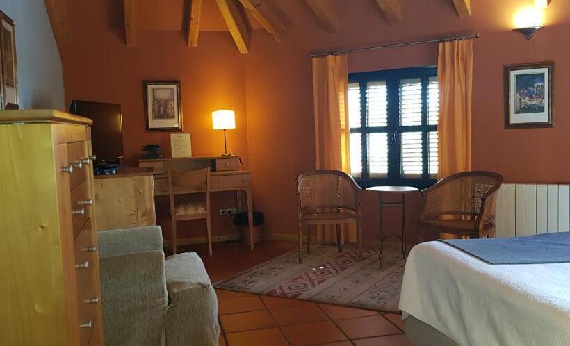 اتاق استاندارد سه نفره, Sara De Ur