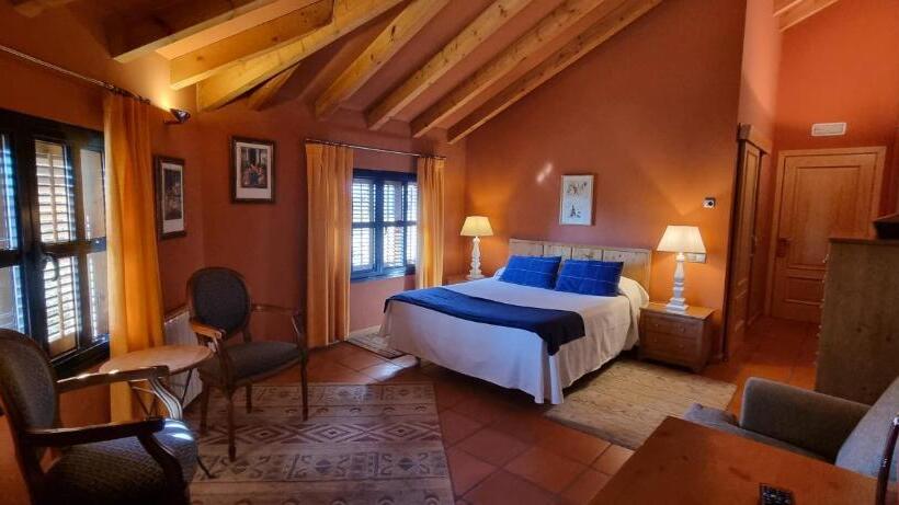 اتاق استاندارد سه نفره, Sara De Ur