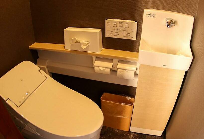 غرفة قياسية مطلة على الجبل, Shirakaba