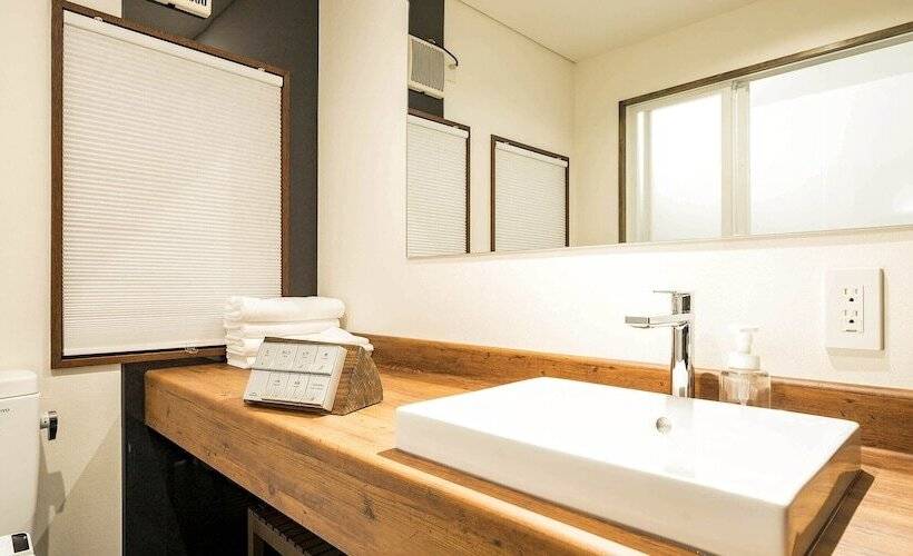 غرفة ديلوكس ثلاثية, Shirakaba