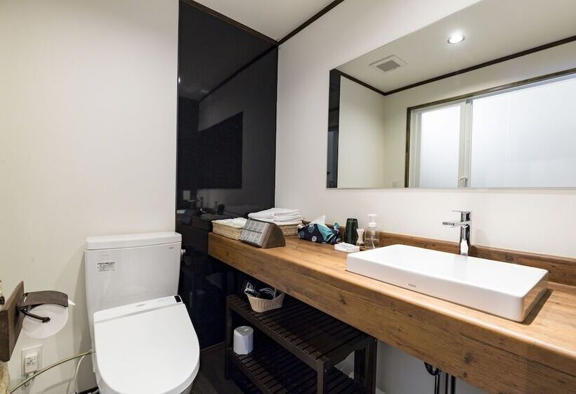 غرفة عائلية, Shirakaba