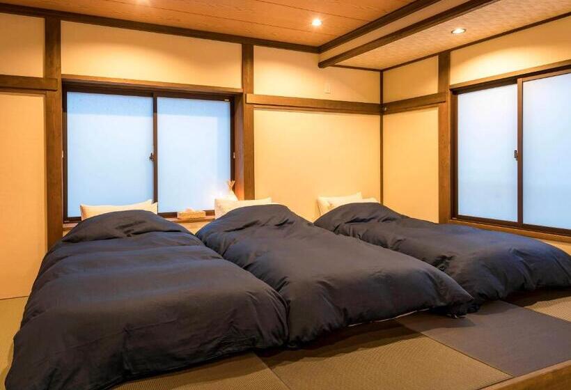 غرفة عائلية, Shirakaba