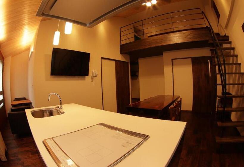 شقة غرفة واحدة, Shirakaba