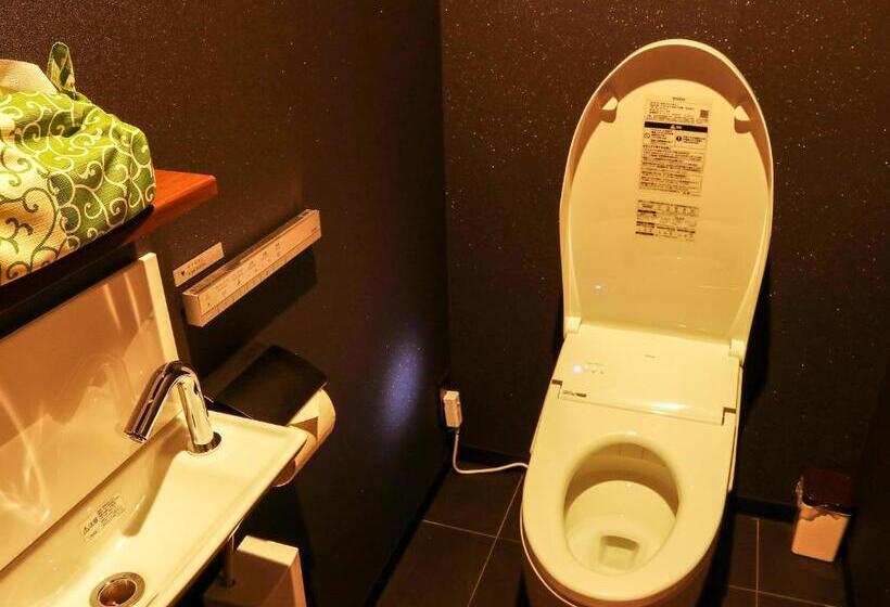 غرفة عائلية, Shirakaba