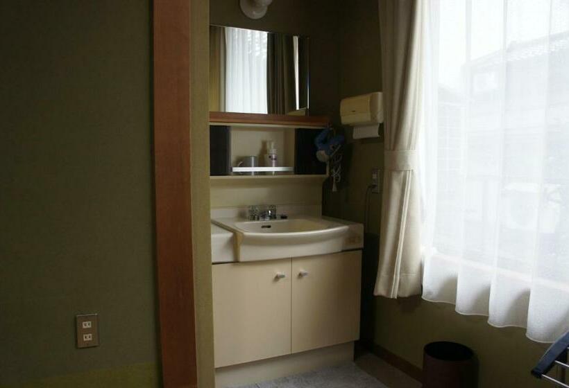 Quarto Economy Banheiro Compartilhado, Sumiyoshiya