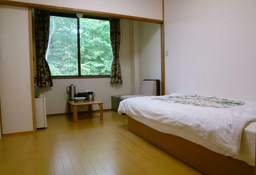 バスルーム共有のシングルスタンダード, Urashimaso