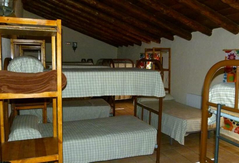 共用房间的床, Cortijo Covaroca