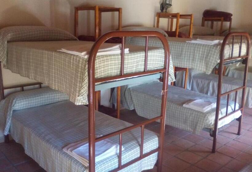 共用房间的床, Cortijo Covaroca