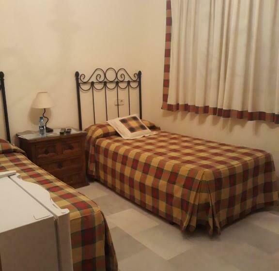 חדר סטנדרט לארבעה, Hostal Artiga