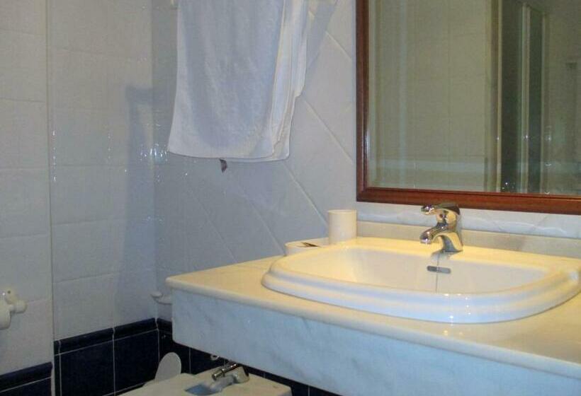 חדר סטנדרט לארבעה, Hostal Artiga