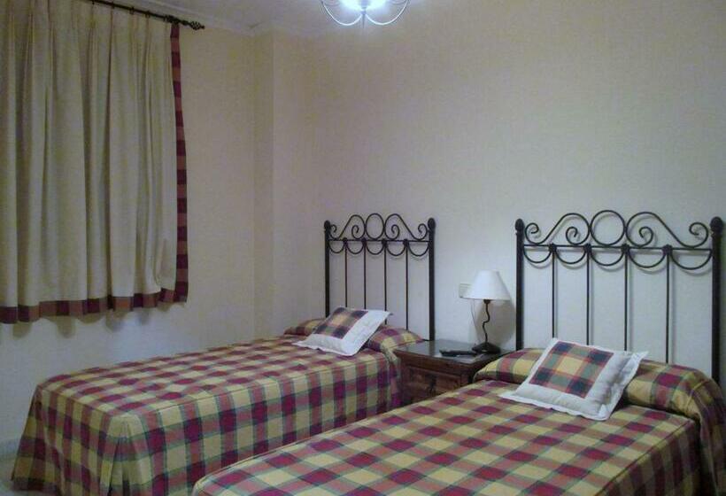 חדר סטנדרט לארבעה, Hostal Artiga