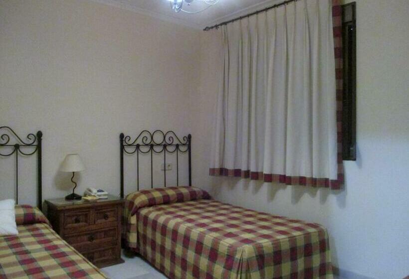 חדר סטנדרט שתי מיטות זוגיות, Hostal Artiga