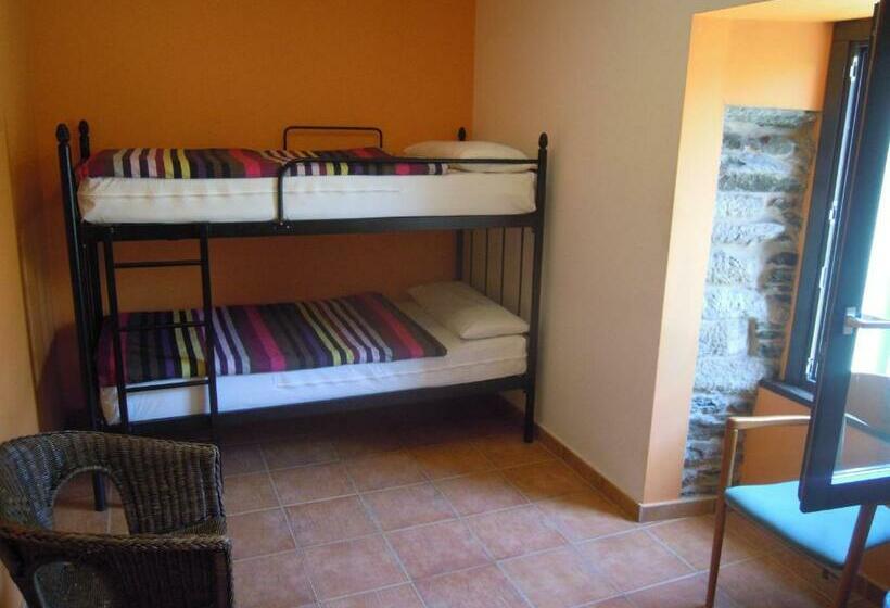 اتاق استاندارد چهار تخته, Albergue O Durmiñento