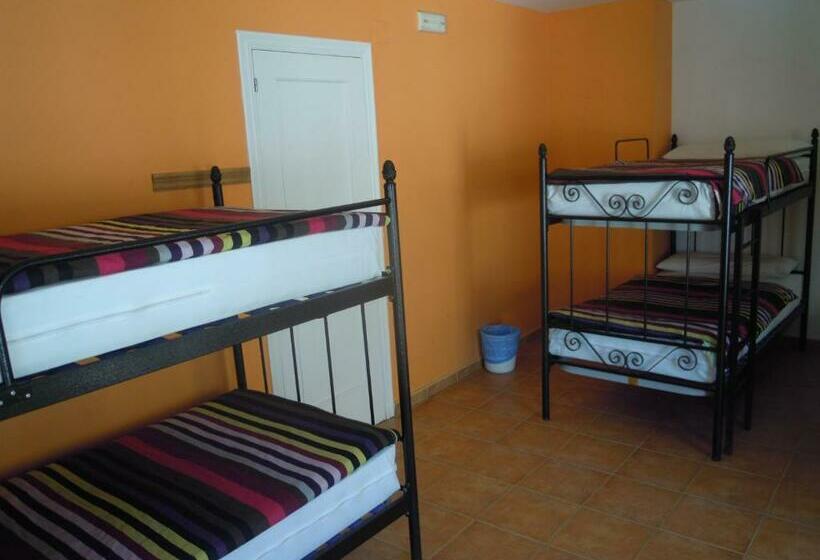 Семейный Номер, Albergue O Durmiñento