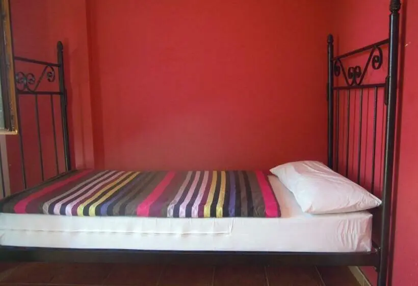 اتاق استاندارد سه نفره, Albergue O Durmiñento