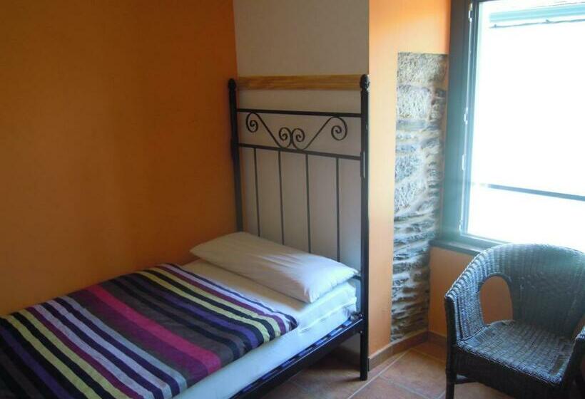 Номер Стандарт Трехместный, Albergue O Durmiñento