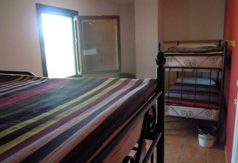 اتاق استاندارد چهار تخته, Albergue O Durmiñento