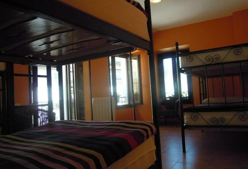 Семейный Номер, Albergue O Durmiñento