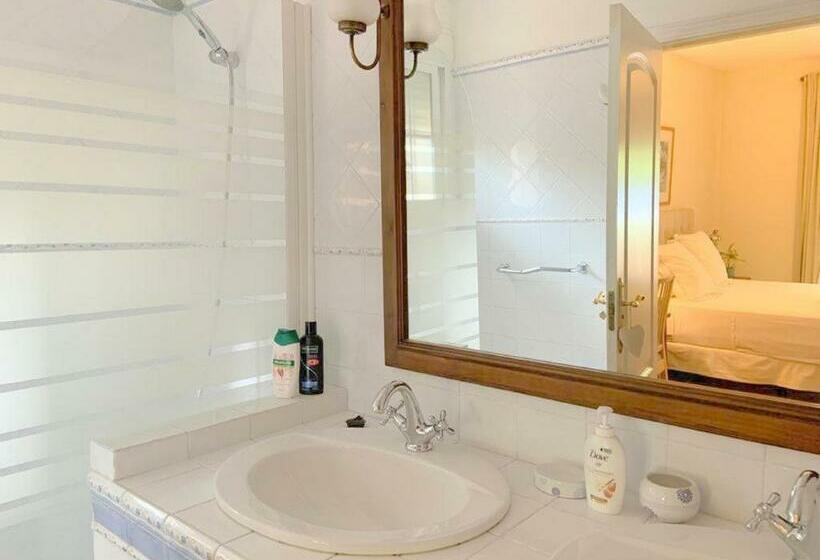 اتاق استاندارد با وان آب گرم, At Home In Malaga Stay & Solo Travellers