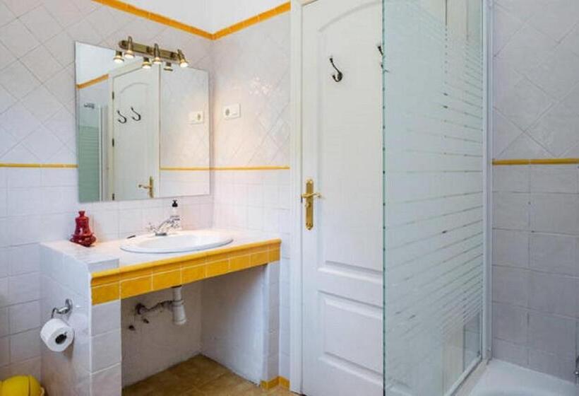 اتاق استاندارد یک تخته با سرویس بهداشتی مشترک, At Home In Malaga Stay & Solo Travellers