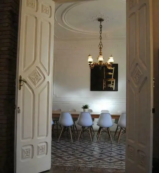 Superior Suite, Cal Comabella