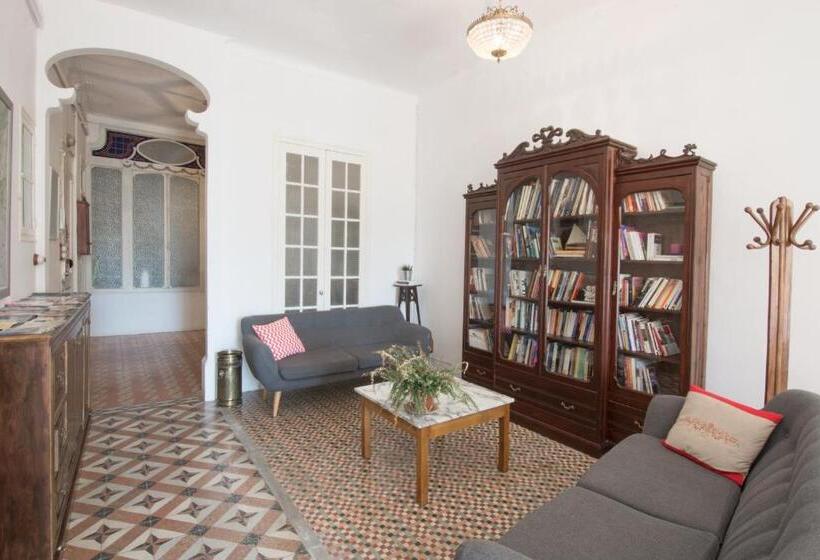 1 Bedroom Apartment Lake View, Cal Comabella