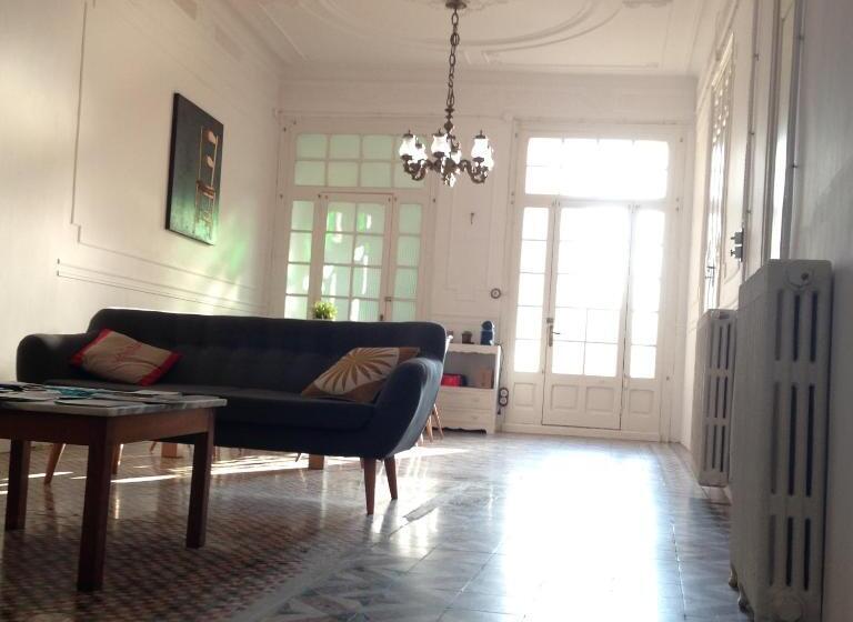 带阳台套房, Cal Comabella