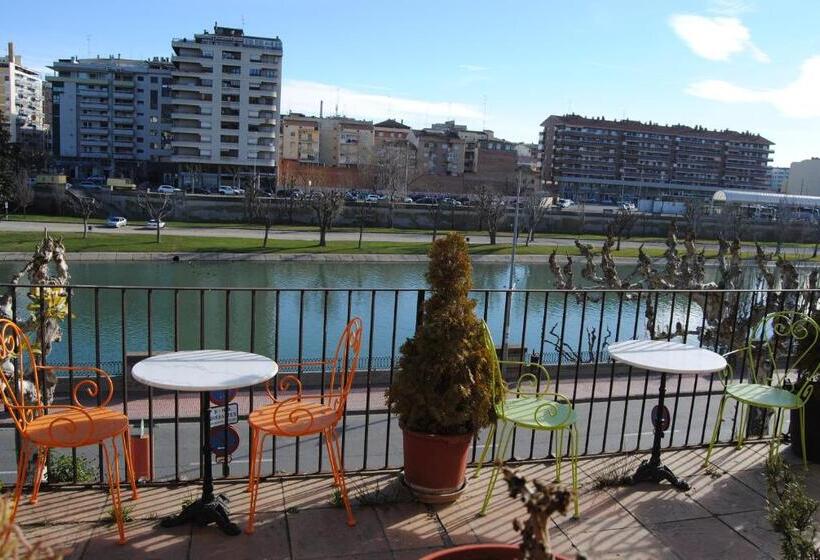 1 Bedroom Apartment Lake View, Cal Comabella