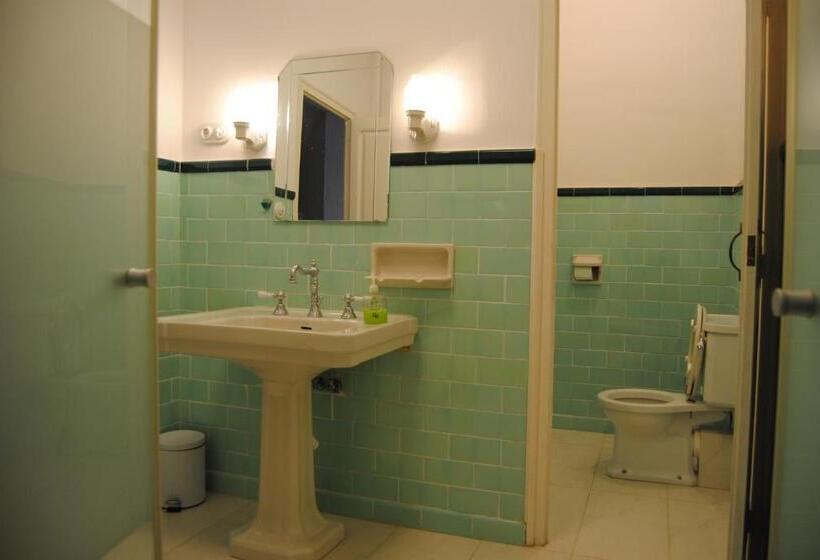 1 Bedroom Apartment Lake View, Cal Comabella