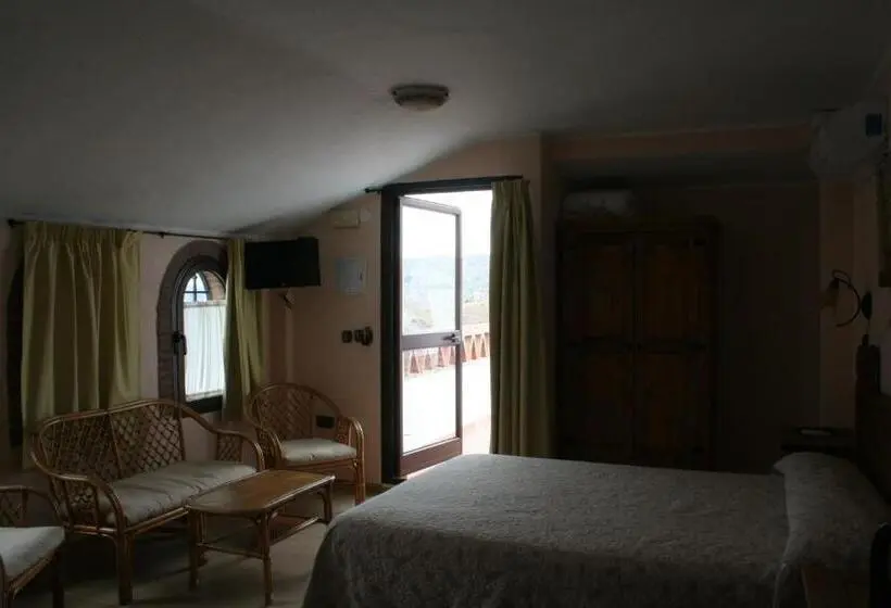 Standard-studio Terassi, Hospedería El Caravansar