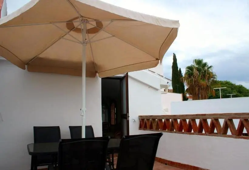 Standard-studio Terassi, Hospedería El Caravansar