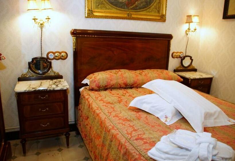 غرفة قياسية, Sitges Royal Rooms