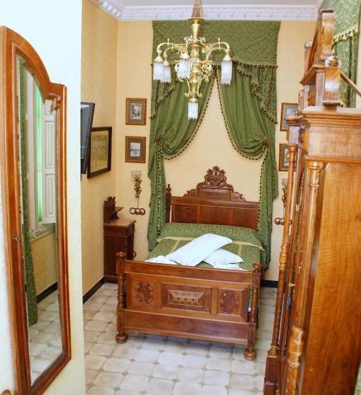 غرفة قياسية مزوَّدة بتراس, Sitges Royal Rooms