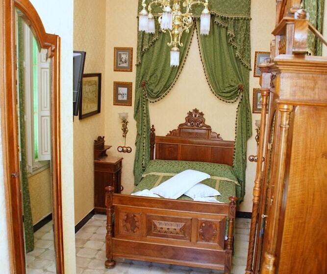 Номер Superior с Террасой, Sitges Royal Rooms