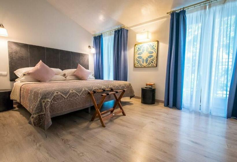 Трехместный Номер Стандарт с Балконом, Al Lago