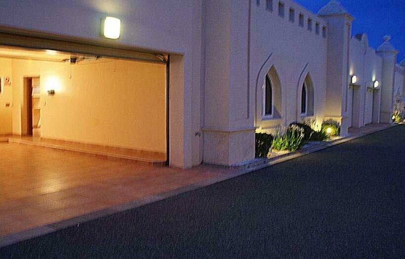 자쿠지 스위트, Alkalat