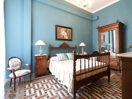 חדר משפחתי, Casa Ceremines