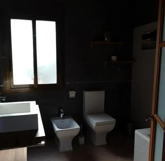 Huoneisto 2 Makuuhuonetta, Casa Ceremines