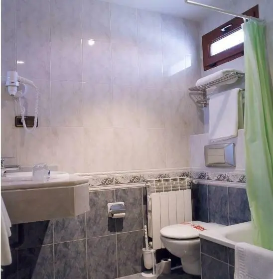 Familjerum, Hostal La Maya