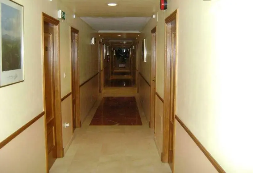Standard Yhden Hengen Huone, O´xardin