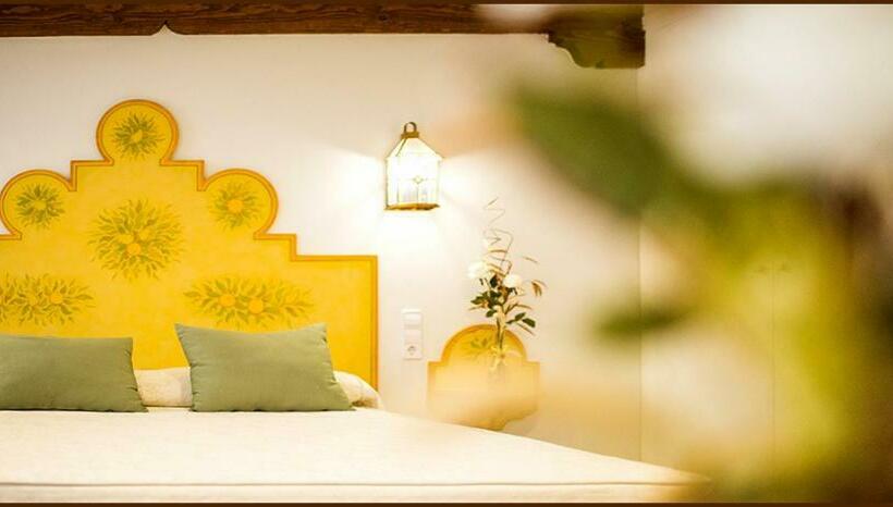 سوئیت با بالکن, Posada Del Tio Juanón