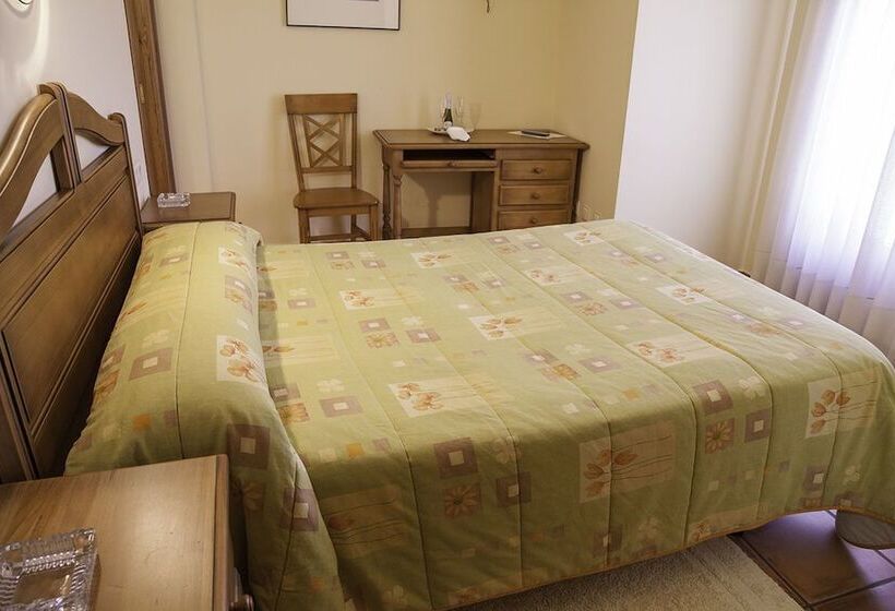 غرفة قياسية, Rural La Plazuela