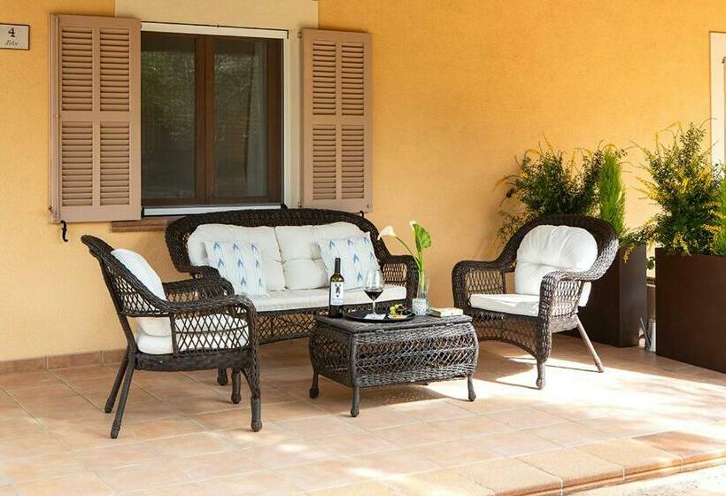 标准间, Ses Rotes Velles   Petit