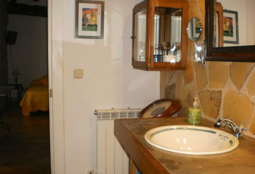 スタンダードトリプルルーム, Larraenea Bed And Breakfast