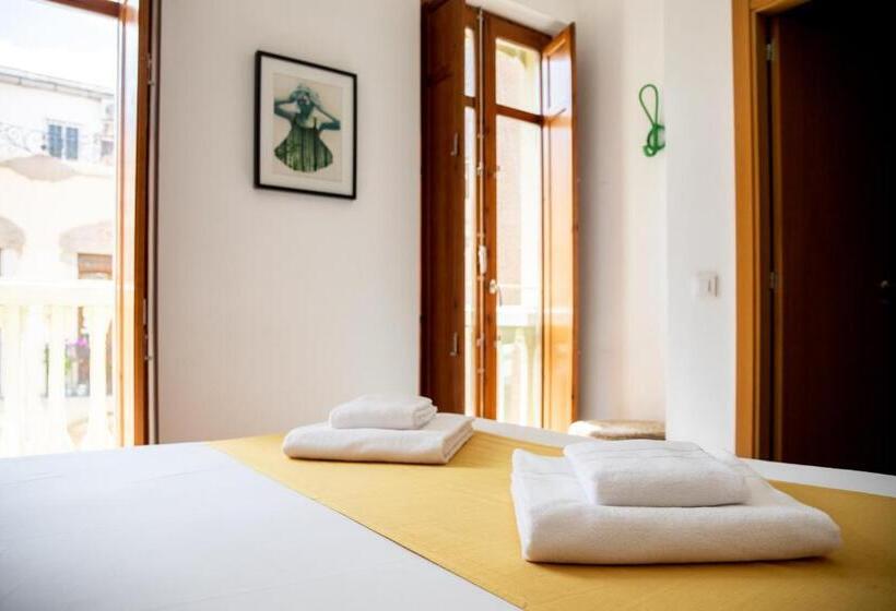 اتاق استاندارد با بالکن, Zalamera Bnb