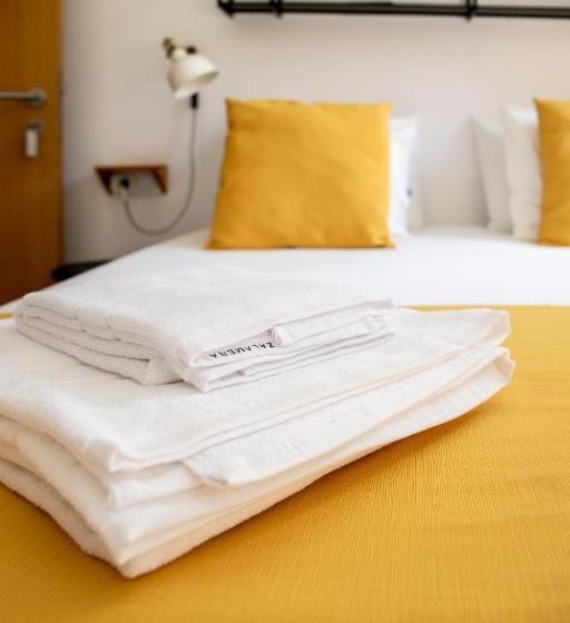 اتاق استاندارد با بالکن, Zalamera Bnb