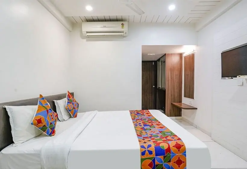 Deluxe-huone, Fabhotel Panchsheel